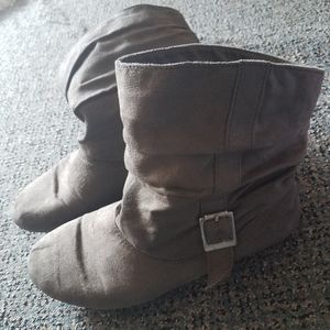 Gray flat boots